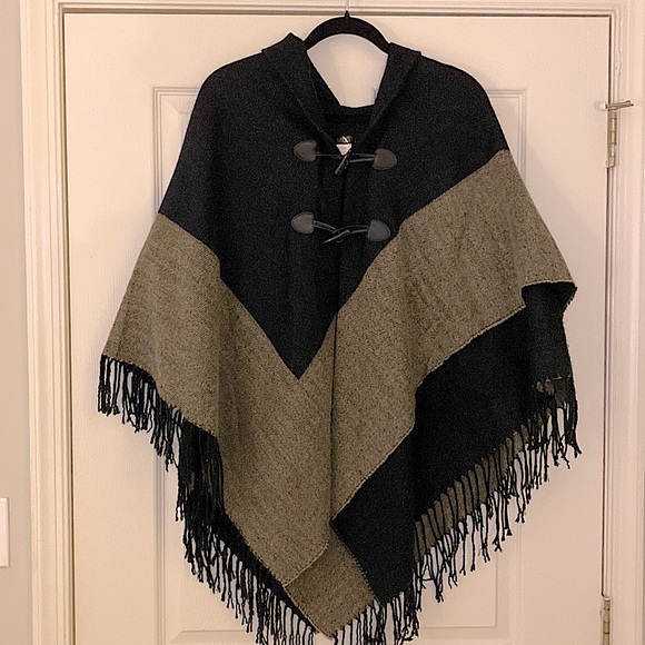 Mixit Jackets & Blazers - Women’s Black/Brown Hooded Poncho with Tasseled Edges & Toggle Buttons (OS)